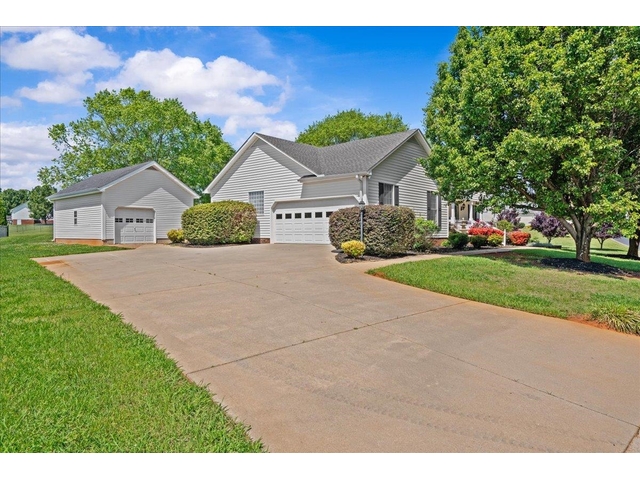 Photo of 142 Chandler Downs Trail