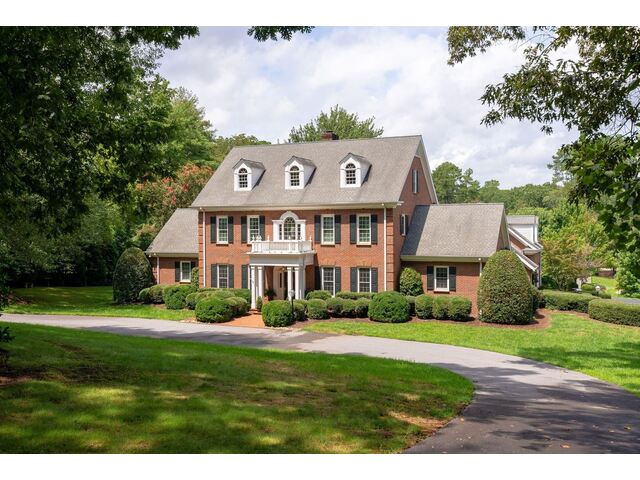 Photo of 291 Montgomery Dr Photo of 291 Montgomery Dr