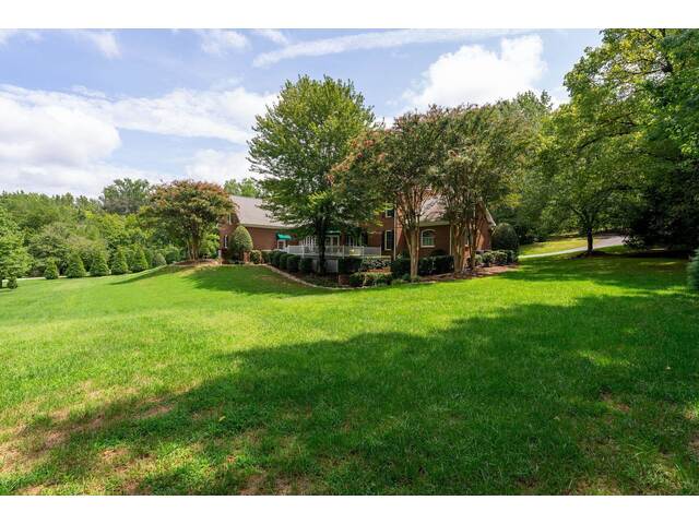 Photo of 291 Montgomery Dr Photo of 291 Montgomery Dr