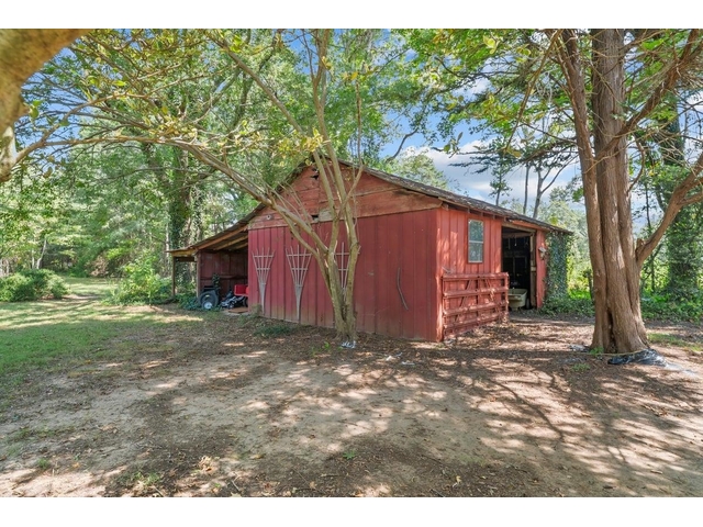 Photo of 213 Harts Lane