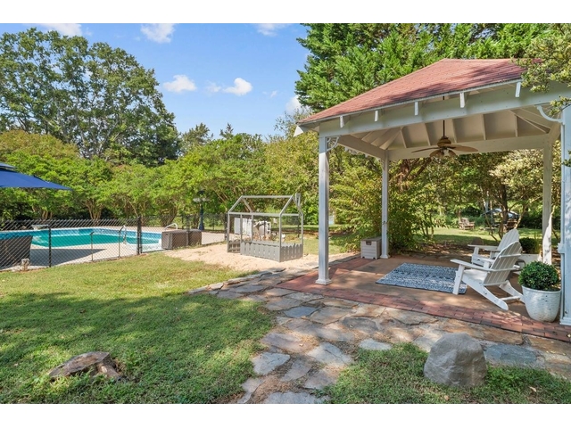 Photo of 213 Harts Lane