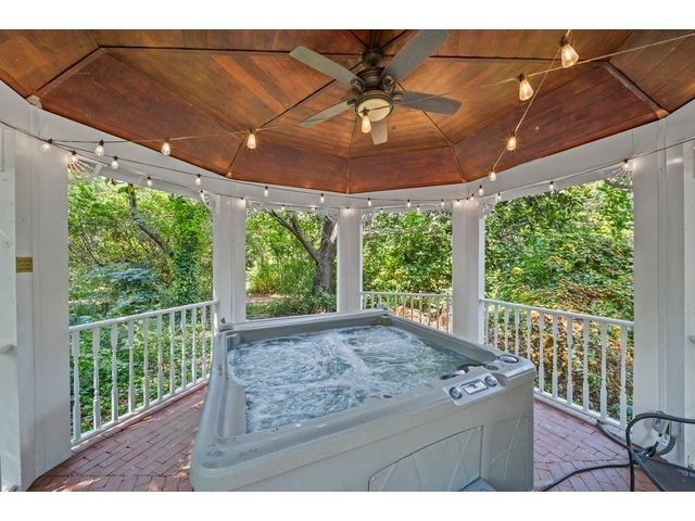 Photo of 213 Harts Lane