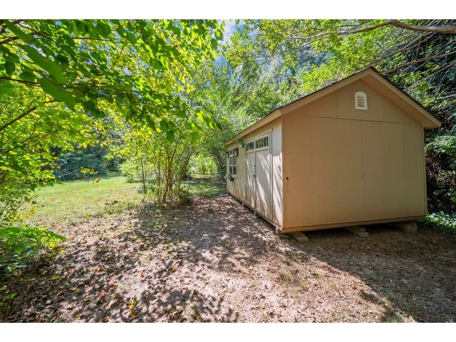 Photo of 213 Harts Lane