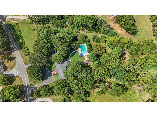 Photo of 213 Harts Lane