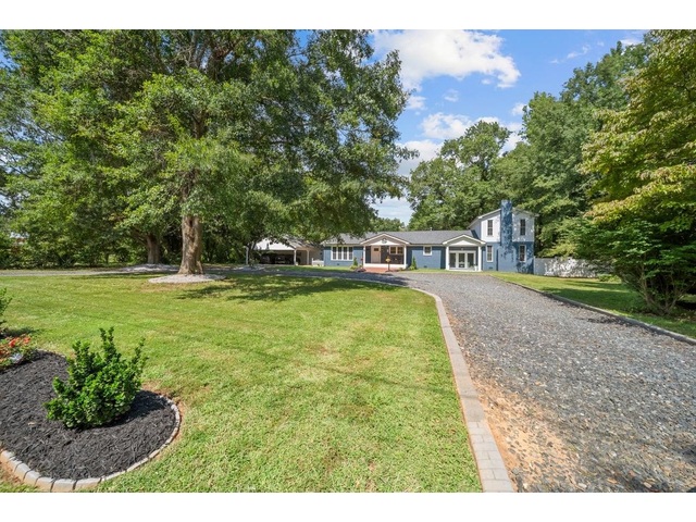 Photo of 213 Harts Lane