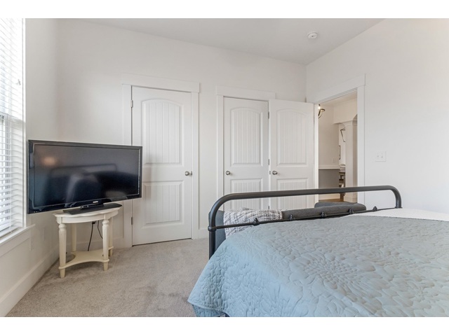 Photo of 211 W Ridgewater Drive