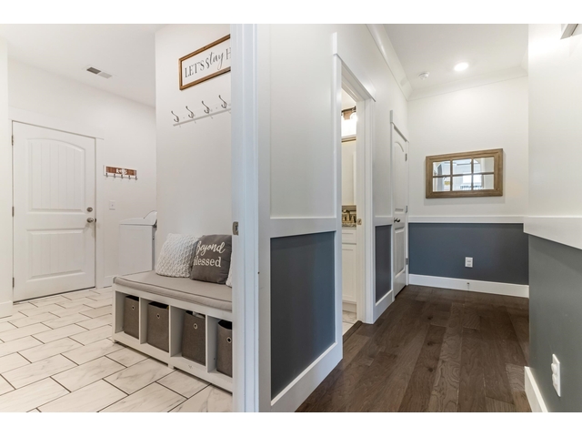 Photo of 211 W Ridgewater Drive