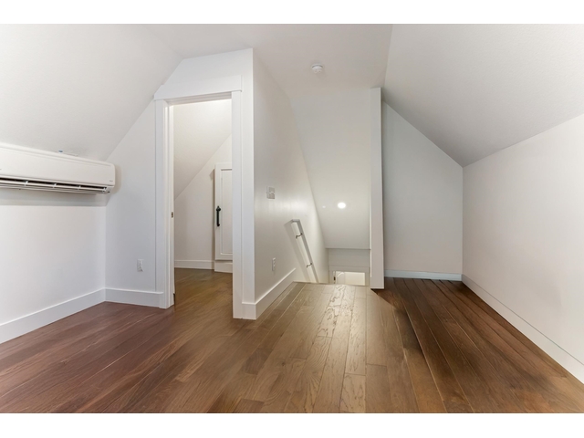 Photo of 211 W Ridgewater Drive