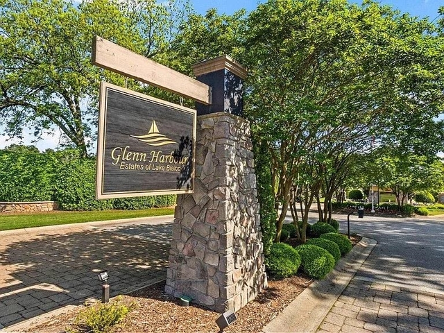 Photo of 211 W Ridgewater Drive