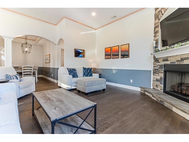 Photo of 211 W Ridgewater Drive