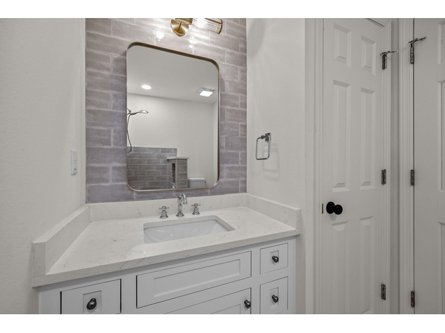 Photo of 1 Sweetbriar Ct