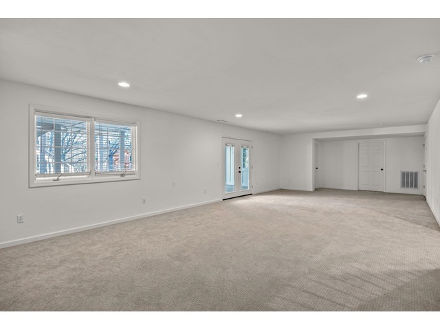 Photo of 1 Sweetbriar Ct