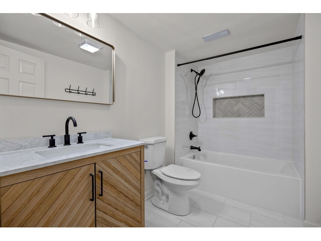 Photo of 1 Sweetbriar Ct