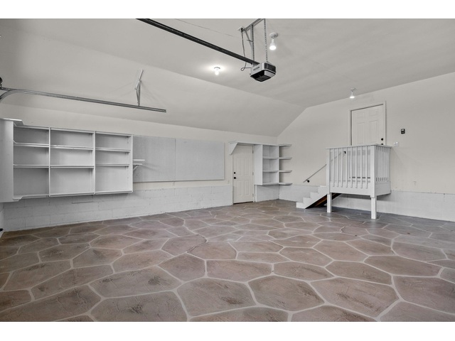 Photo of 1 Sweetbriar Ct