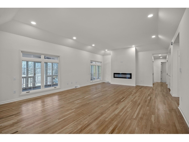 Photo of 1 Sweetbriar Ct