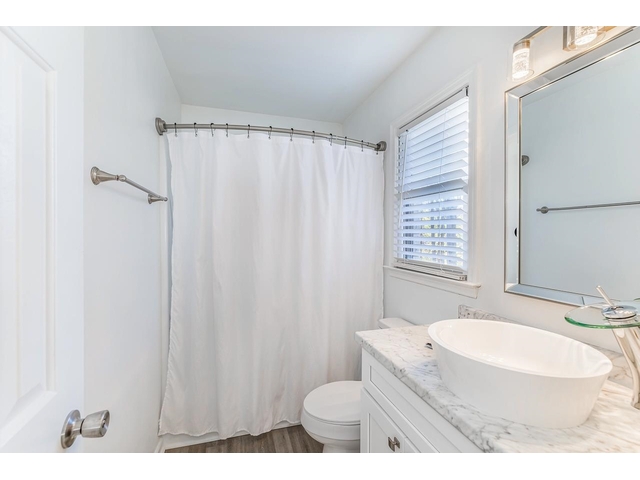 Photo of 204 Thornhill Drive Photo of 204 Thornhill Drive