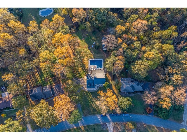 Photo of 204 Thornhill Drive Photo of 204 Thornhill Drive