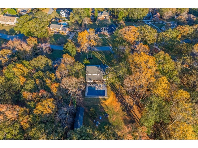 Photo of 204 Thornhill Drive Photo of 204 Thornhill Drive