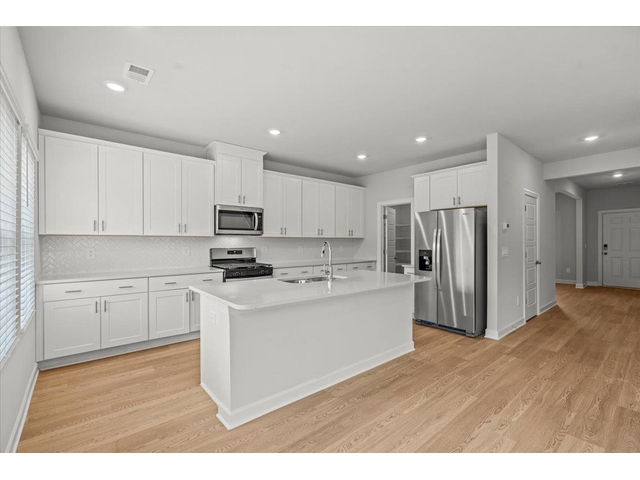 Photo of 552 Ward Wilson Trail