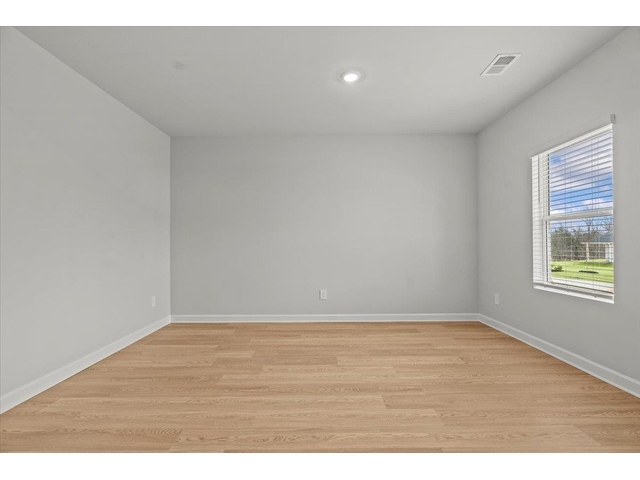 Photo of 552 Ward Wilson Trail