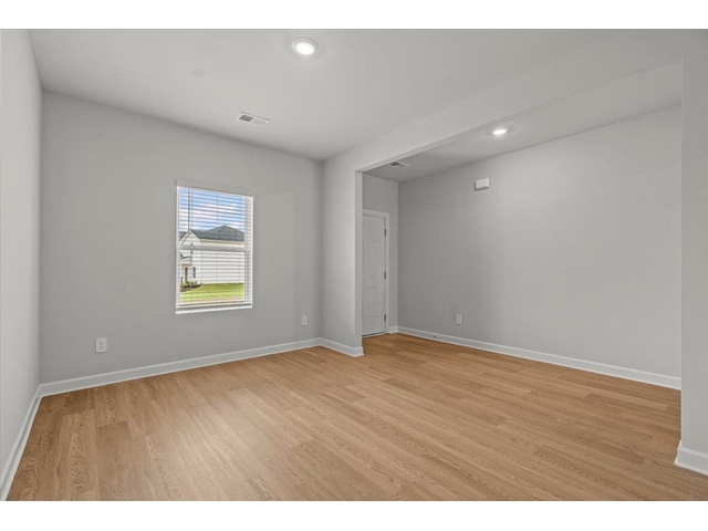 Photo of 552 Ward Wilson Trail