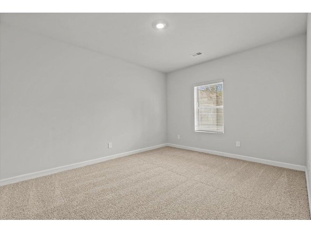 Photo of 552 Ward Wilson Trail