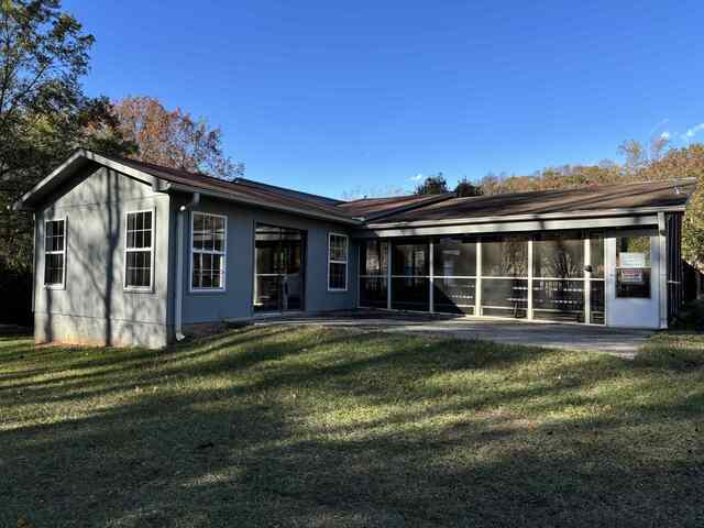 Photo of 260 Cherokee Drive Photo of 260 Cherokee Drive