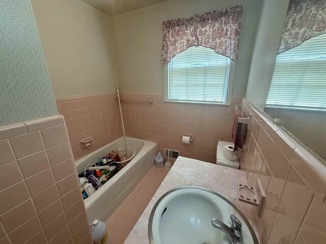 Photo of 219 Hillcrest Drive Photo of 219 Hillcrest Drive