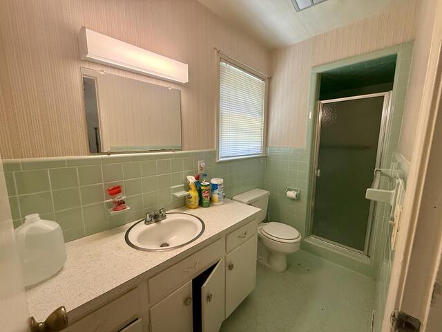 Photo of 219 Hillcrest Drive Photo of 219 Hillcrest Drive