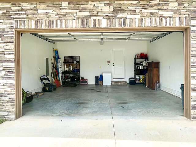 Photo of 409 Shadow Oak Court