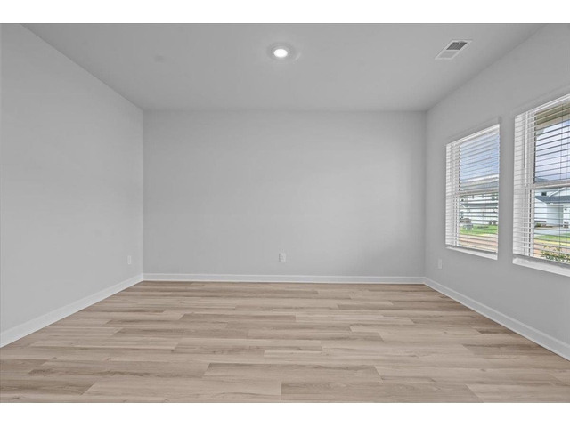 Photo of 595 Ward Wilson Trail