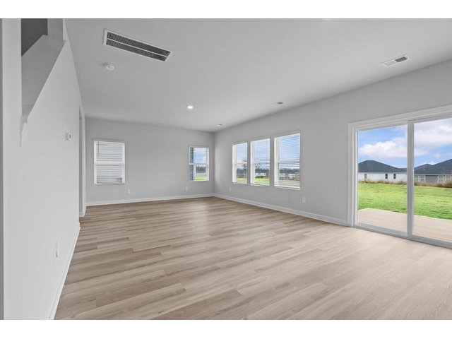 Photo of 595 Ward Wilson Trail