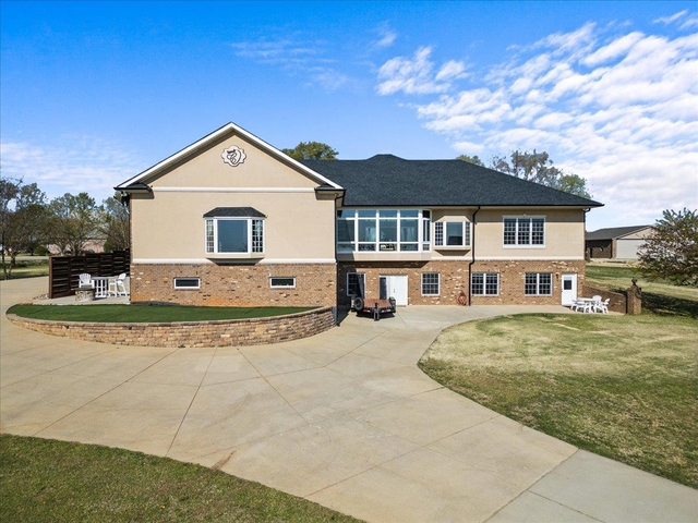 Photo of 232 Vista Pointe Drive Photo of 232 Vista Pointe Drive
