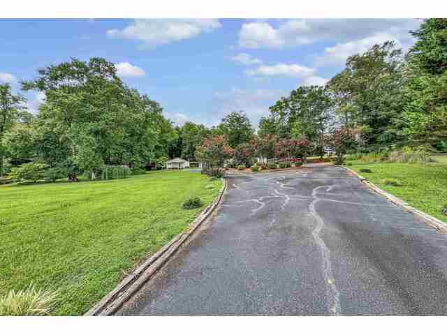Photo of 701 Aspen Drive Photo of 701 Aspen Drive