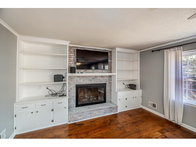 Photo of 263 Fairlane Drive