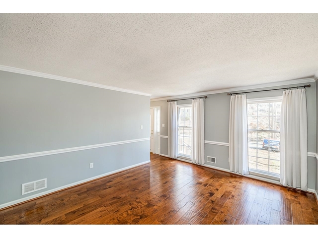 Photo of 263 Fairlane Drive