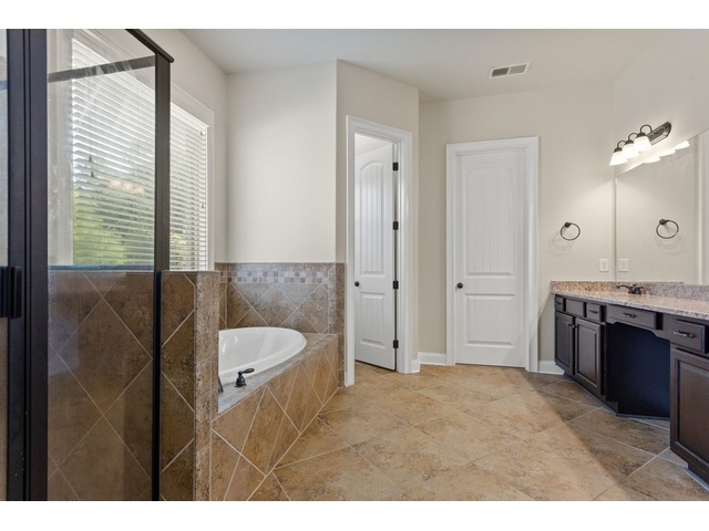 Photo of 112 Murdock Lane