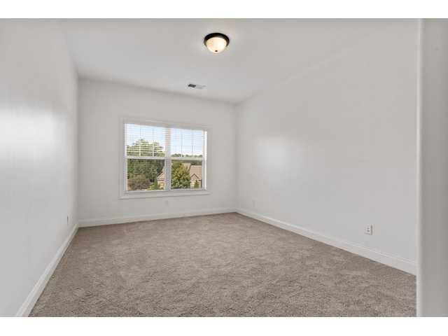 Photo of 112 Murdock Lane