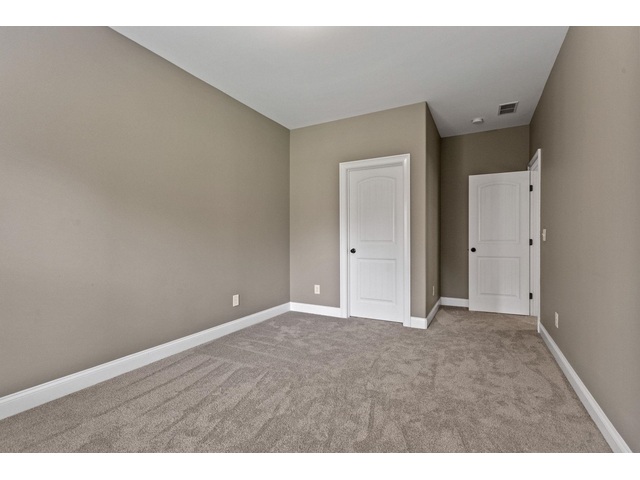 Photo of 112 Murdock Lane
