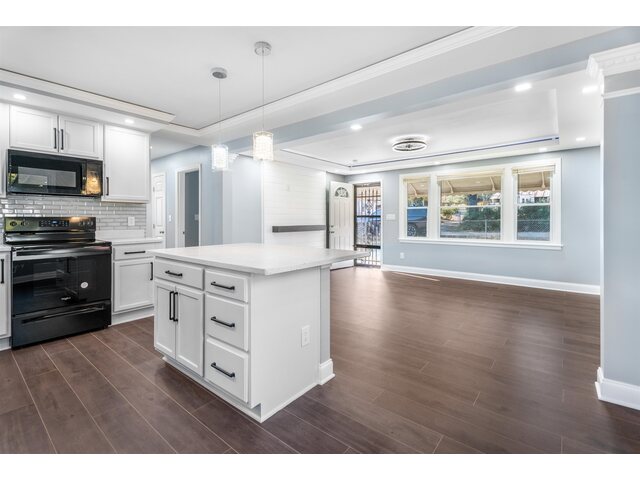 Photo of 350 DAKOTA Street