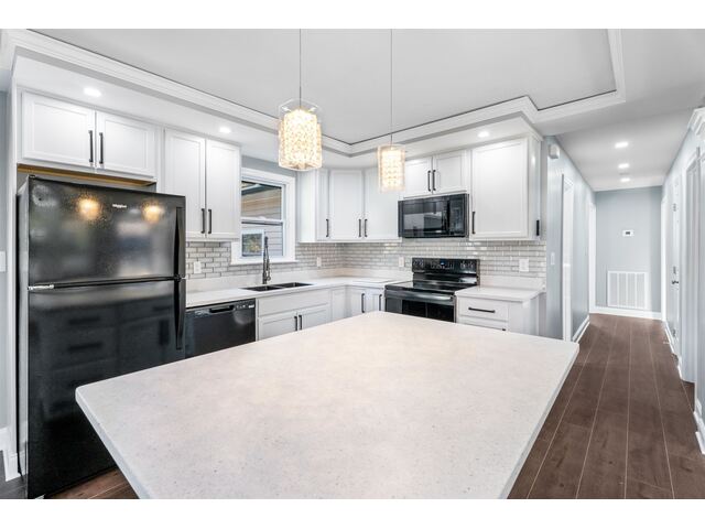 Photo of 350 DAKOTA Street