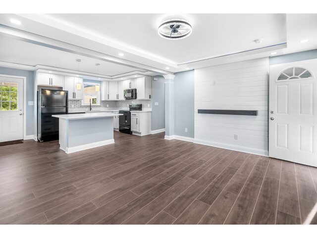 Photo of 350 DAKOTA Street