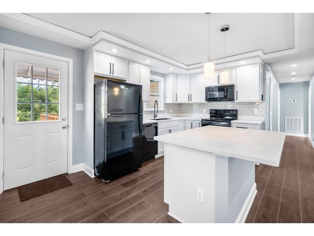 Photo of 350 DAKOTA Street