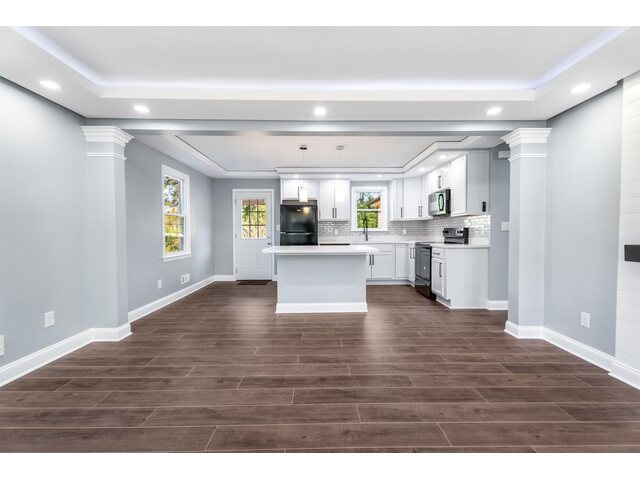 Photo of 350 DAKOTA Street