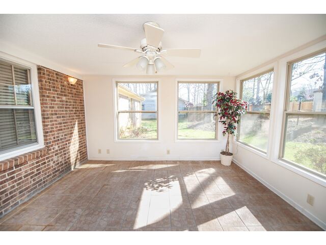 Photo of 322 Seven Oaks Lane Photo of 322 Seven Oaks Lane