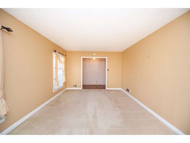 Photo of 322 Seven Oaks Lane Photo of 322 Seven Oaks Lane