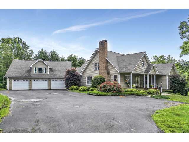 Photo of 1527 S Blackstock Road