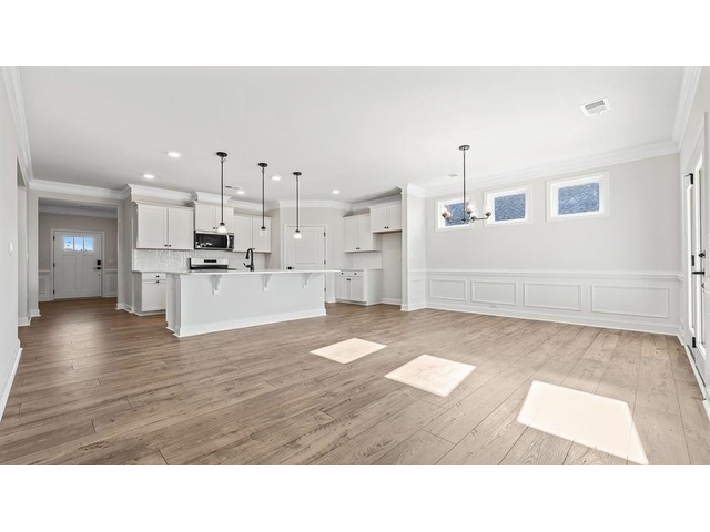 Photo of 1914 Crumhorn Avenue