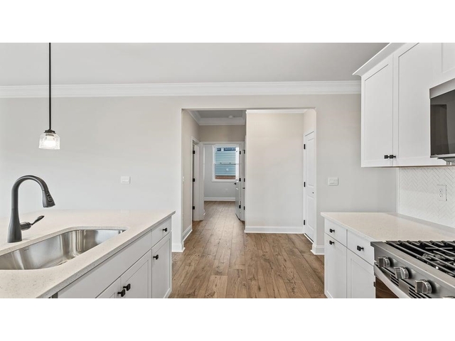 Photo of 1914 Crumhorn Avenue