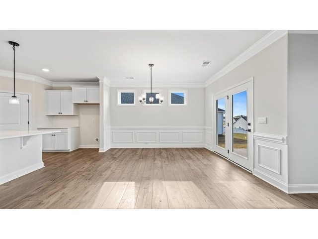 Photo of 1914 Crumhorn Avenue